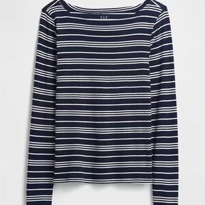 GAP Women's Long Sleeve Navy and White Striped Tee